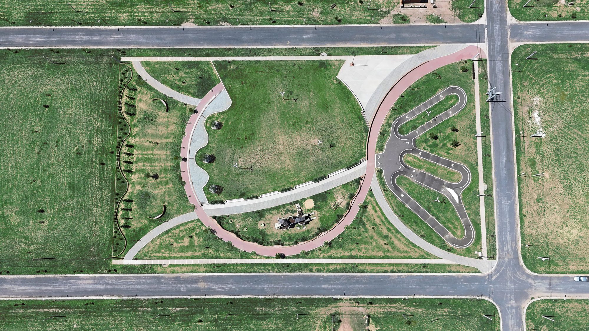Plaza Independencia, Álvarez